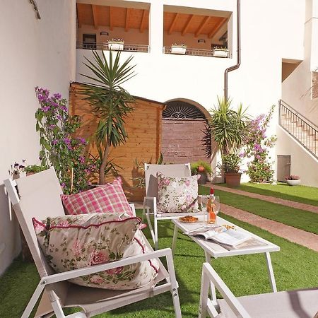 Apartments Villa Bougainville 산펠리체델바나코 외부 사진