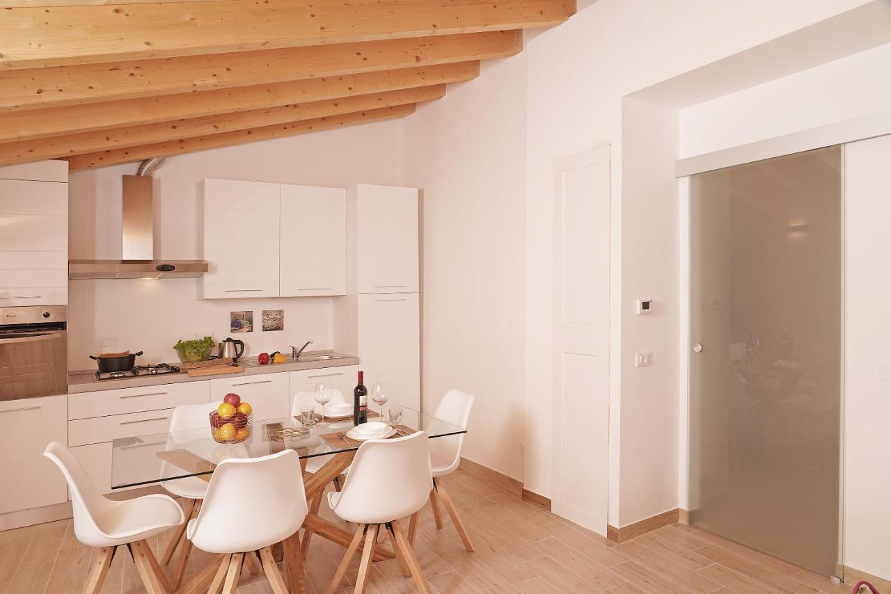 Apartments Villa Bougainville 산펠리체델바나코 외부 사진