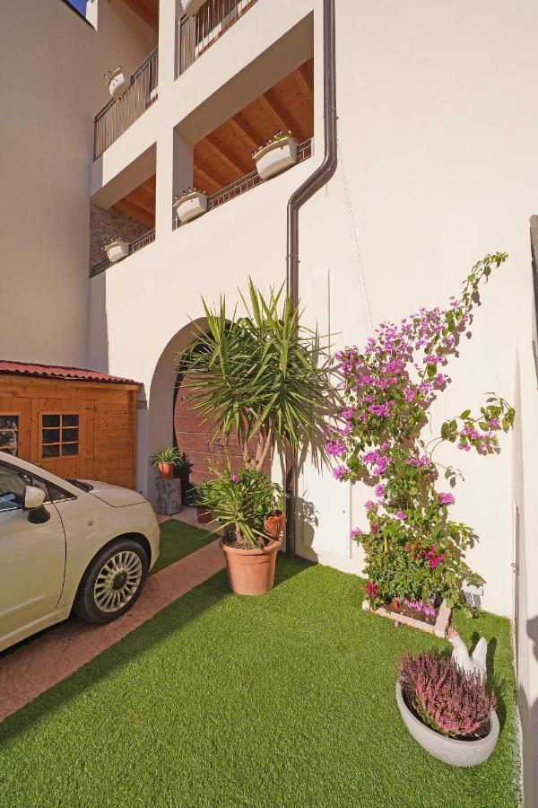 Apartments Villa Bougainville 산펠리체델바나코 외부 사진