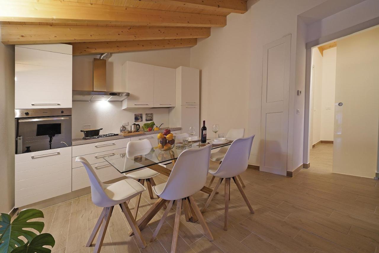 Apartments Villa Bougainville 산펠리체델바나코 외부 사진