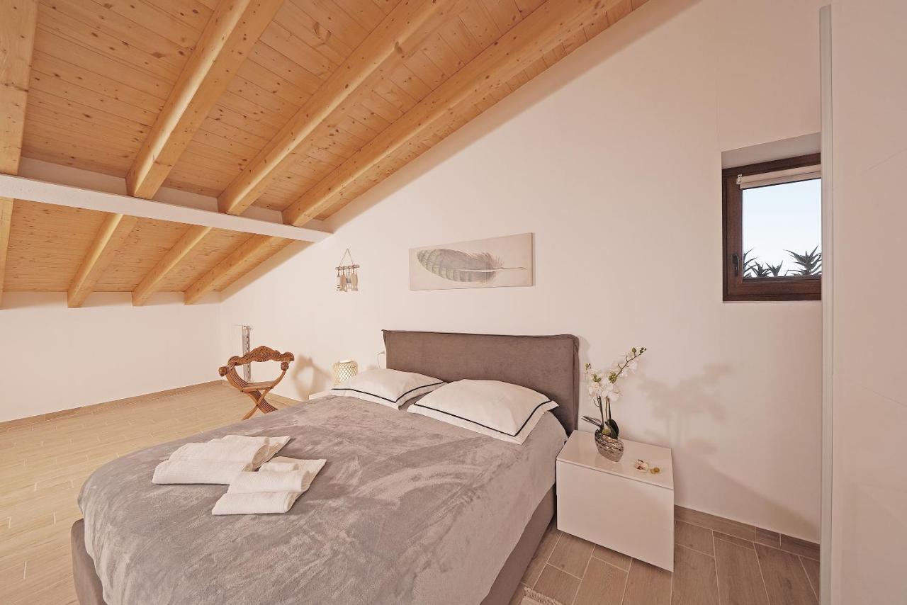 Apartments Villa Bougainville 산펠리체델바나코 외부 사진