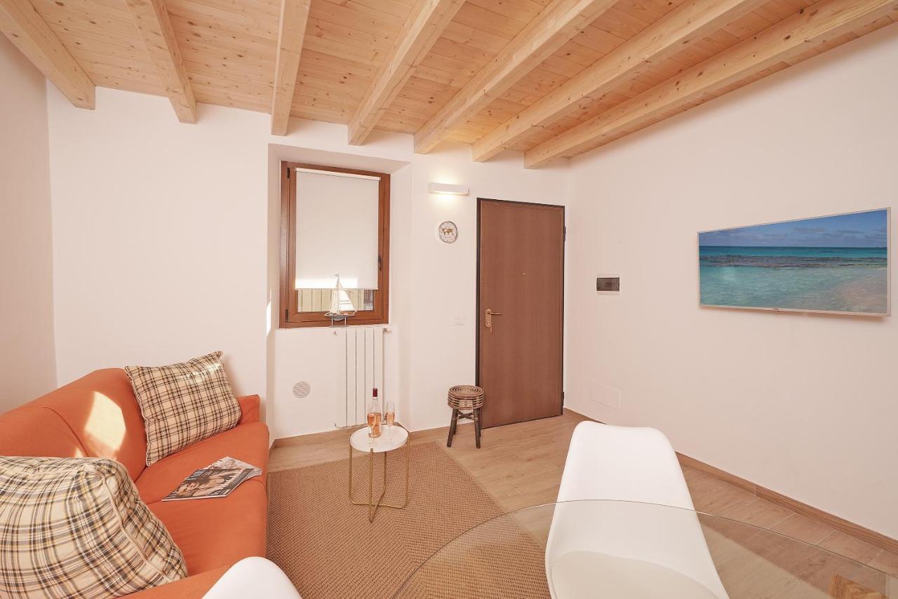 Apartments Villa Bougainville 산펠리체델바나코 외부 사진