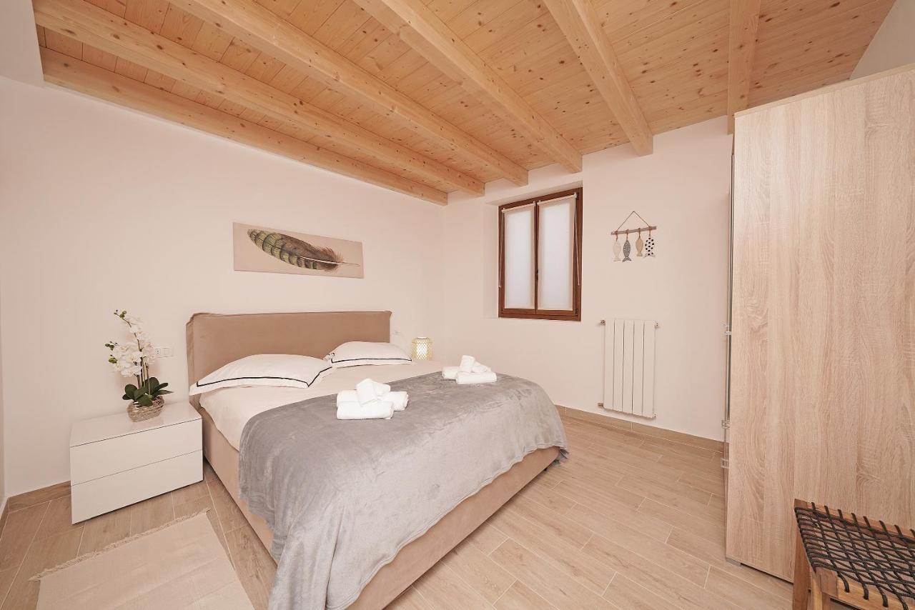 Apartments Villa Bougainville 산펠리체델바나코 외부 사진